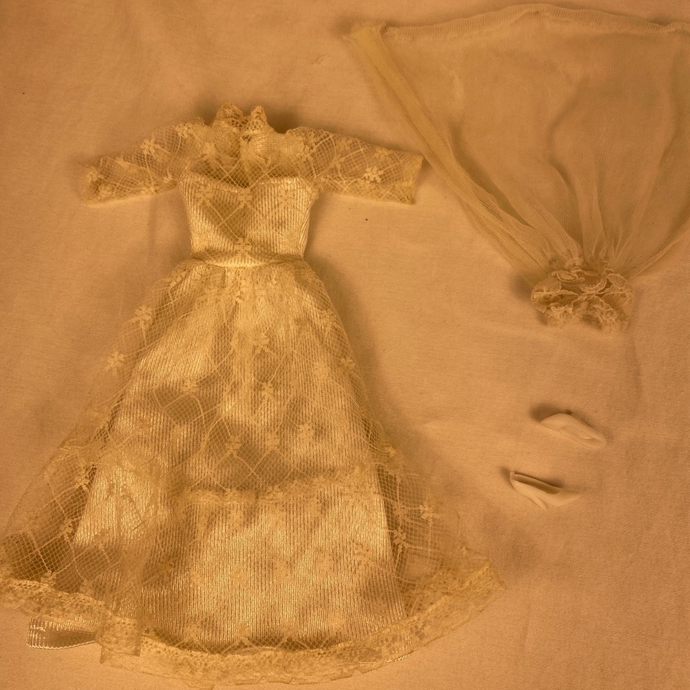 Barbie Wedding Dress and Veil (Vintage)